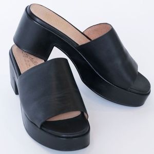 seychelles one of a kind platform sandal